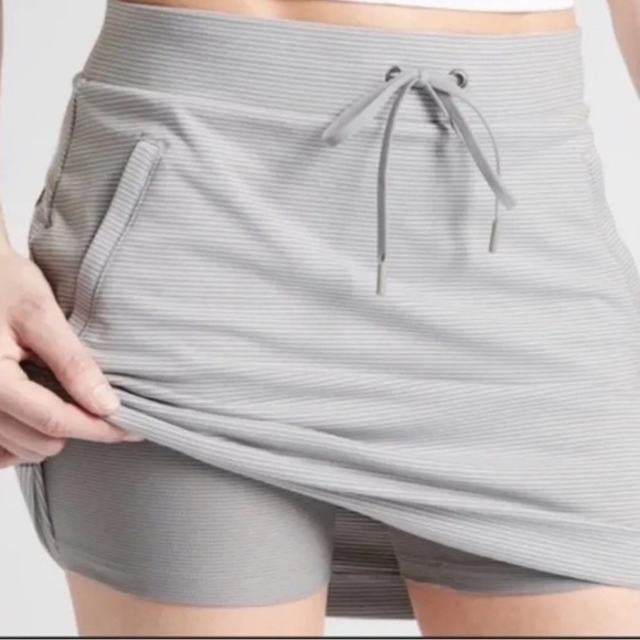 Athleta Pants - Athleta Modern Metro Striped Gray/White Women's Skort Size M